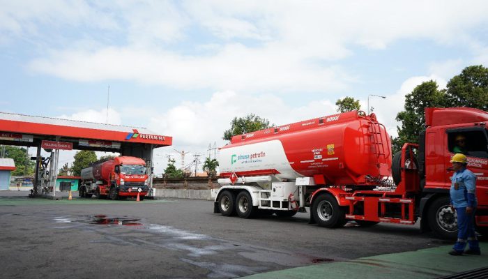 Jalur Gumitir Ditutup, Pertamina Pastikan Suplai Energi Aman Lewat 79 Mobil Tangki