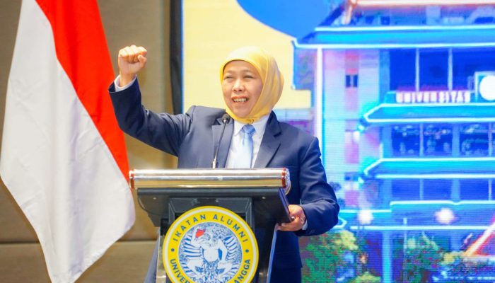 Khofifah Kembali Pimpin IKA Unair 2025-2030 Lewat Munas XI di Surabaya