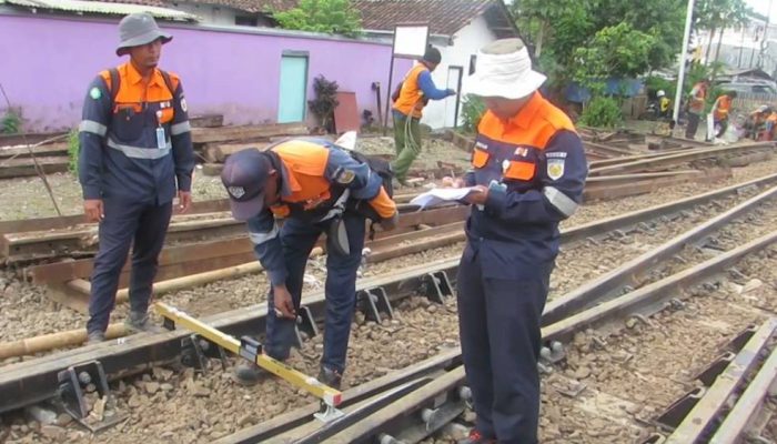 Optimalkan Layanan Libur Nataru, KAI Daop 9 Lakukan Pembenahan Besar Prasarana
