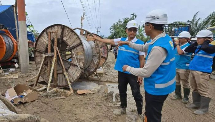 PLN UID Jawa Timur Kirim 84 Personel dan Logistik untuk Pulihkan Kelistrikan Aceh