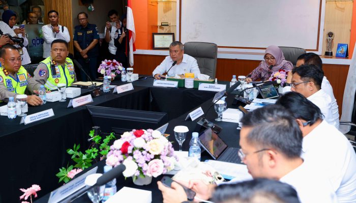 Jelang Nataru 2025/2026, Menhub Dudy Purwagandhi Pimpin Rakor Kesiapan Jalur Ketapang–Gilimanuk