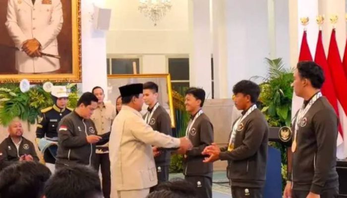 Negara Apresiasi Juara SEA Games, Presiden Serahkan Bonus Rp465,25 Miliar