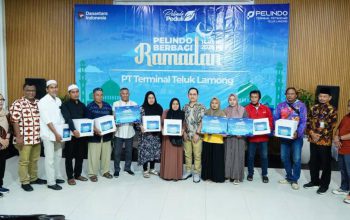 Ramadhan 2026, Terminal Teluk Lamong Bagikan Sembako Gratis dan Takjil untuk Masyarakat