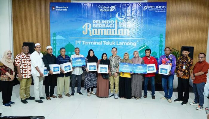 Ramadhan 2026, Terminal Teluk Lamong Bagikan Sembako Gratis dan Takjil untuk Masyarakat