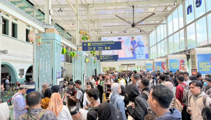 Puncak Arus Balik Lebaran 2026: 221 Ribu Penumpang Kereta Api Padati Stasiun Hari Ini