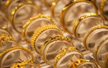 Harga Emas Perhiasan Hari Ini Turun, Simak Rinciannya di Laku Emas dan Raja Emas