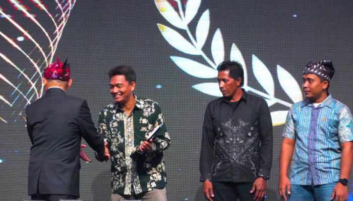 Lewat Kampung Hidroponik, PT Terminal Teluk Lamong Raih Penghargaan TJSL