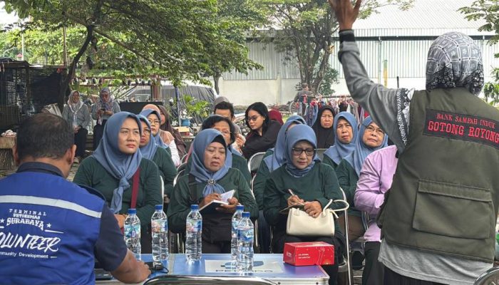 Kolaborasi TPS dan Bank Sampah Perak Barat, Warga Sidotopo Wetan Dapat Edukasi Pengelolaan Sampah