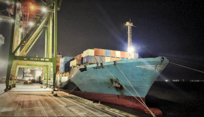 Kapal Perdana MV WANTAI Sandar di Teluk Lamong, Konektivitas Surabaya–Tiongkok Kian Kuat
