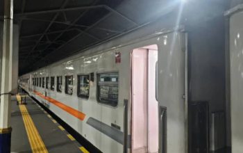 Listrik Sempat Padam, Operasional KA di Stasiun Surabaya Gubeng Tetap Berjalan Normal