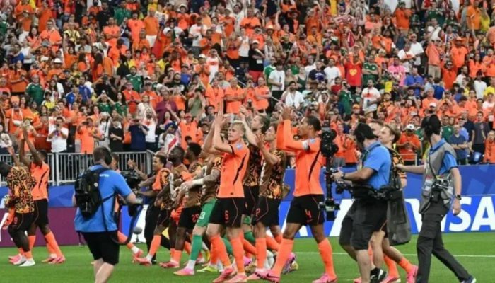 Belanda Perkasa di Grup F, De Jong Serang Balik Para Pengkritiknya