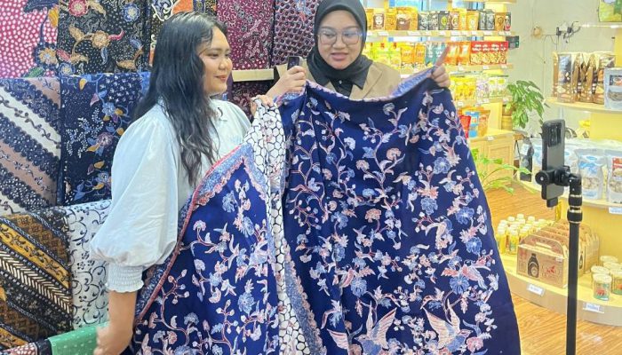 SIG Dorong 580 UMKM Naik Kelas, Rumah BUMN Rembang Bukukan Transaksi Rp6,9 Miliar