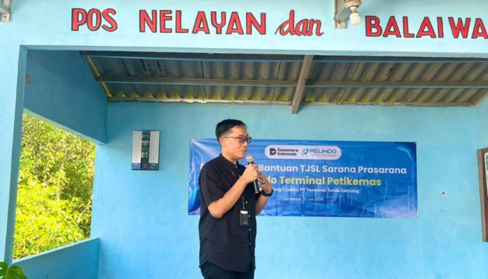 Pelindo Terminal Petikemas Salurkan Bantuan Sarana Publik bagi Warga Ring 1 Terminal Teluk Lamong