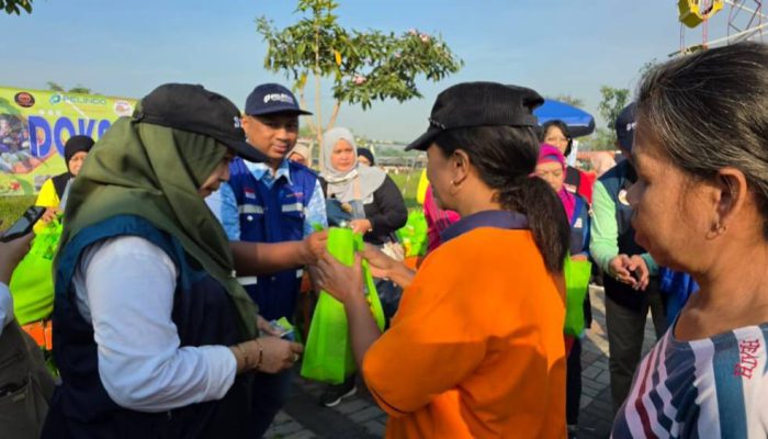 TPS Perkuat TJSL Lewat Program DOKAR, Warga Lakarsantri Nikmati Pangan Bergizi Harga Terjangkau