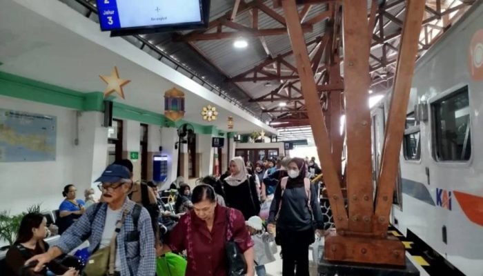 Hadapi Lonjakan Mobilitas, KAI Tambah Rangkaian Kereta Selama Long Weekend