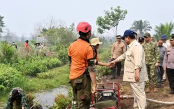 Prabowo Tinjau Langsung Karhutla Kubu Raya, Pemerintah Siapkan Langkah Tegas