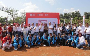 BRI Perkuat Ekonomi Lokal Desa BRILiaN Lewat Semarak Merah Putih di Doudo